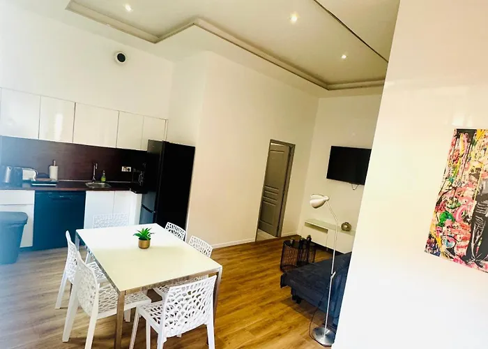 Jolie Maison Individuelle 50 M2 ,Design Et Climatisee, Tout Confort, Wifi, Terasse Privee , 5 Min Plage Et Autoroute, Stationnement Gratuit