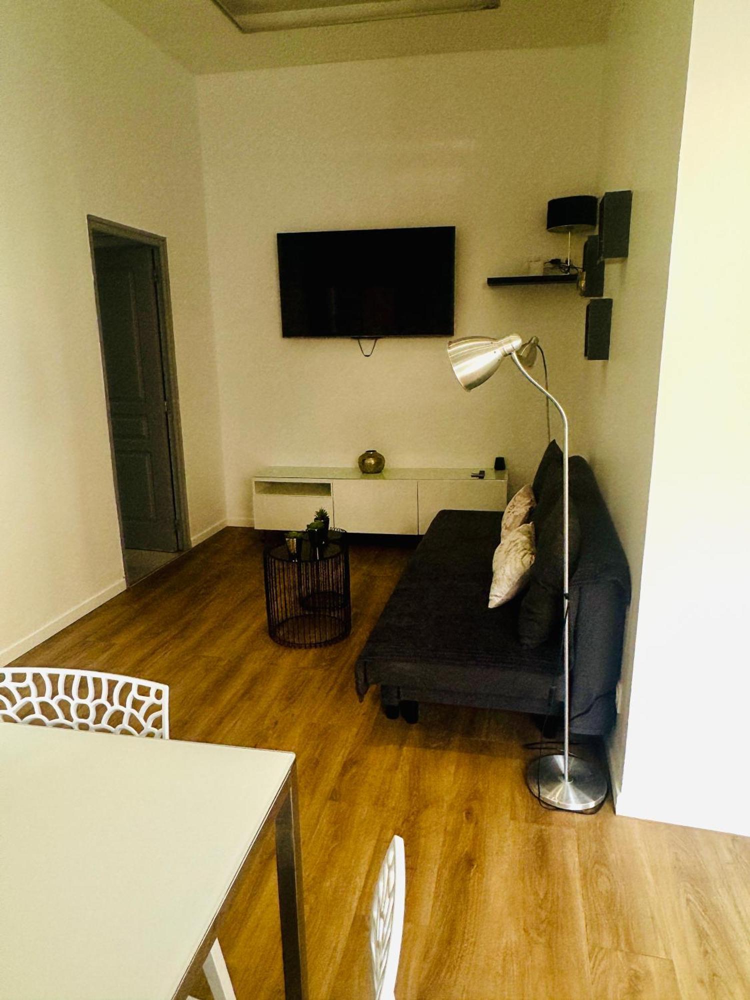 Jolie Maison Individuelle 50 M2 ,design Et Climatisee, Confort, Wifi, Terasse Privee , 5 Min Et Autoroute, Stationnement Gratuit Marseille