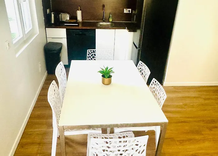 Jolie Maison Individuelle 50 M2 ,Design Et Climatisee, Tout Confort, Wifi, Terasse Privee , 5 Min Plage Et Autoroute, Stationnement Gratuit
